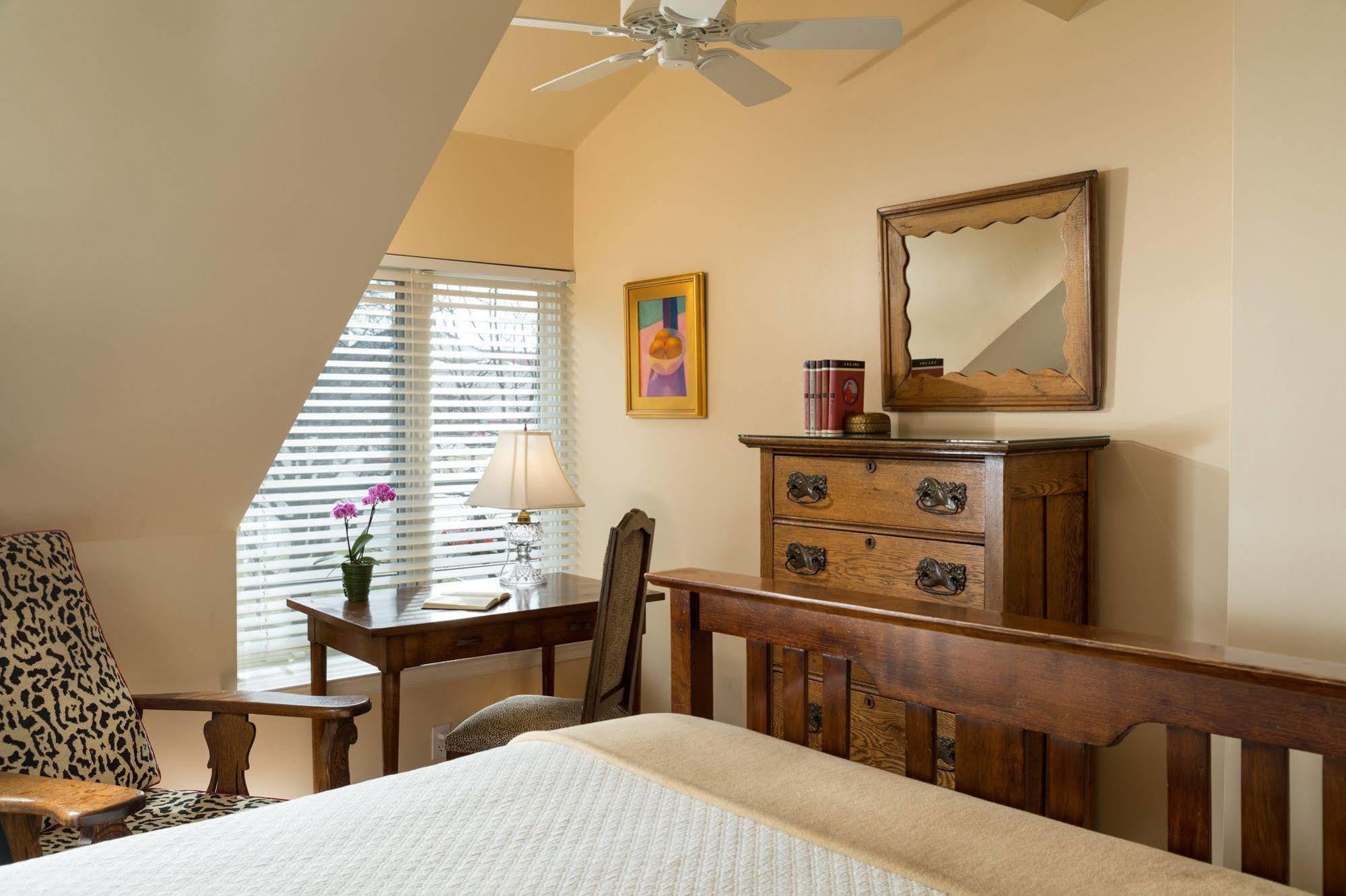 Woodley Park Guest House Washington Exterior photo
